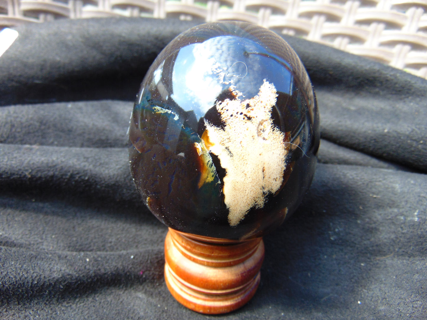 144 gr Shaped Egg 70x60 mm Indonesian Amber for Healing AJ1066