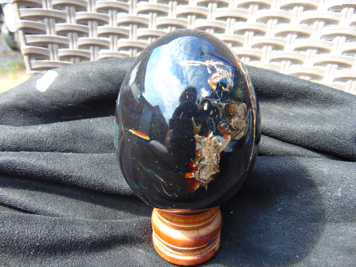 225 gr Shaped Egg 86x69 mm Indonesian Amber for Healing AJ1060