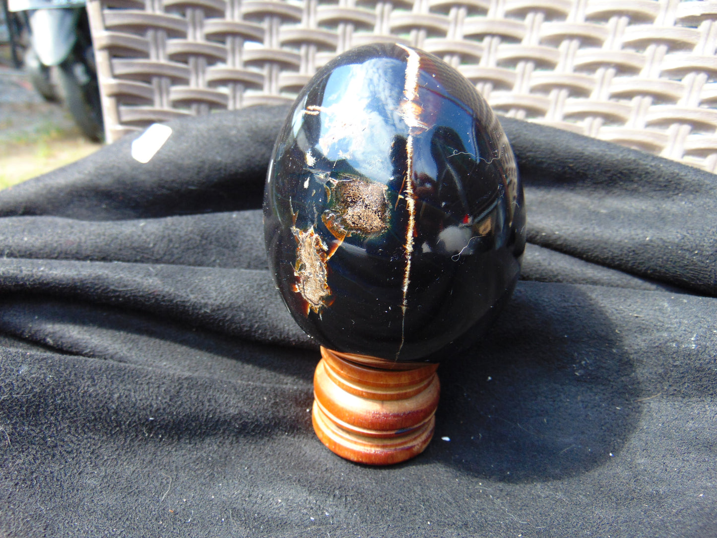 225 gr Shaped Egg 86x69 mm Indonesian Amber for Healing AJ1060