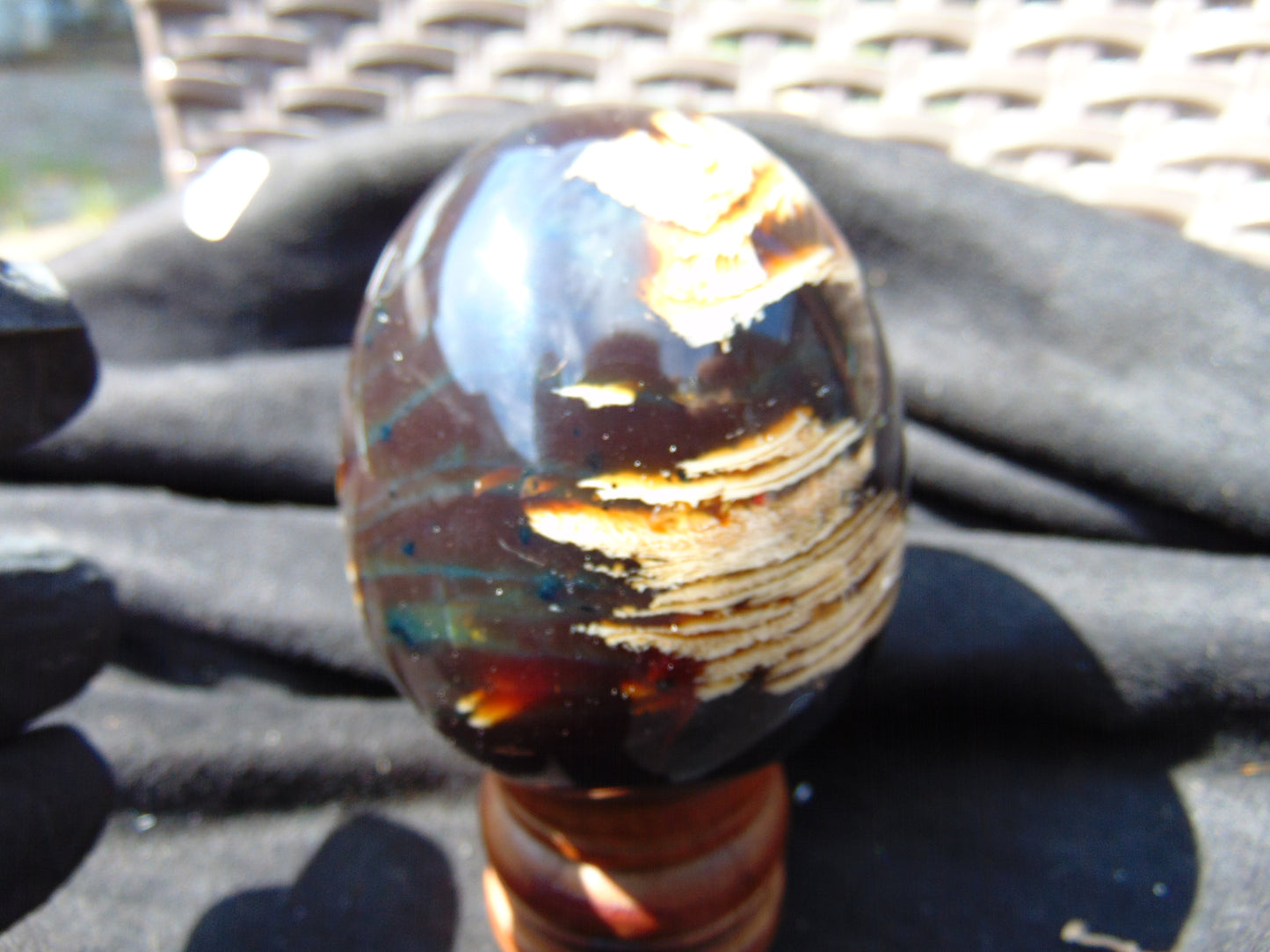 139 gr Shaped Egg 70x59 mm Indonesian Amber for Healing AJ1064
