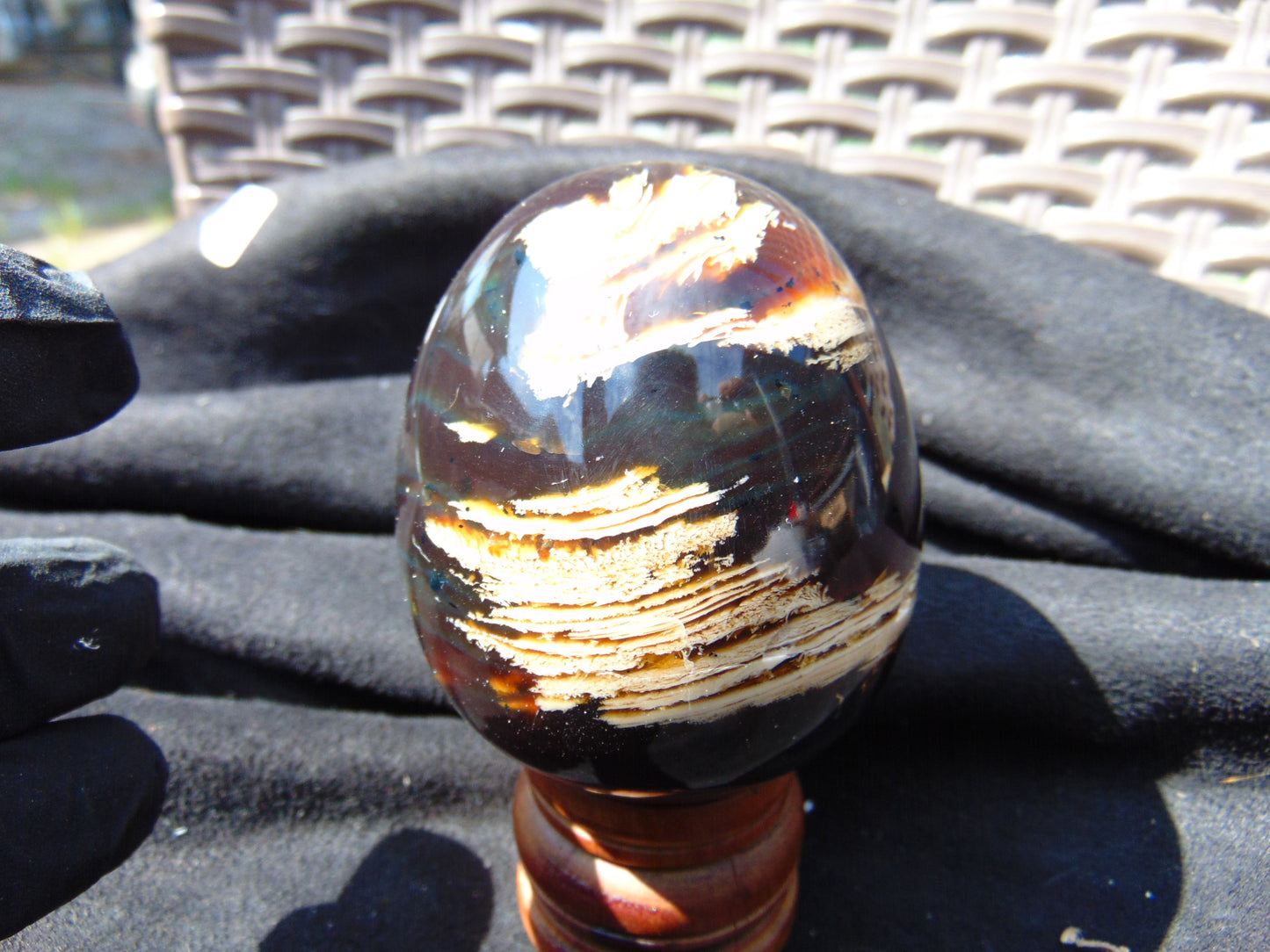 139 gr Shaped Egg 70x59 mm Indonesian Amber for Healing AJ1064