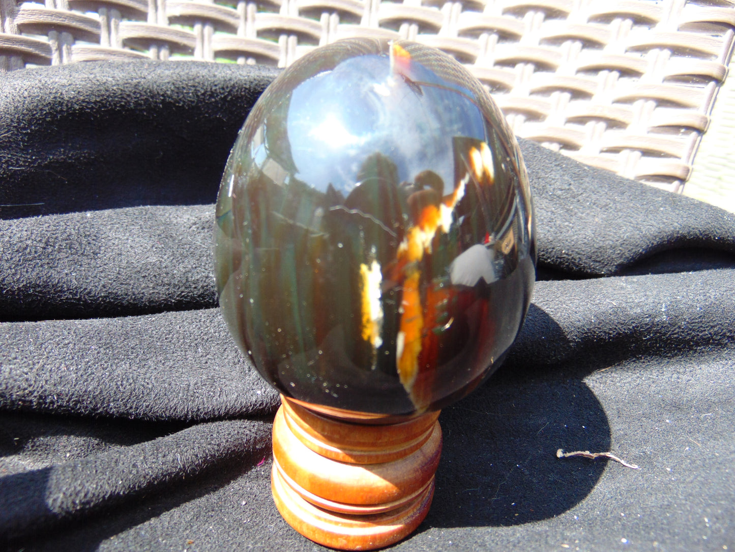 155 gr Shaped Egg 71x61 mm Indonesian Green Amber for Healing AJ1071