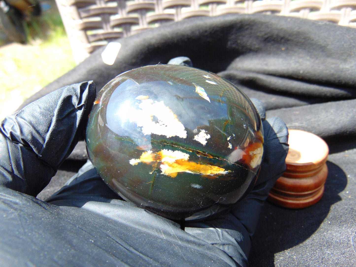 155 gr Shaped Egg 71x61 mm Indonesian Green Amber for Healing AJ1071