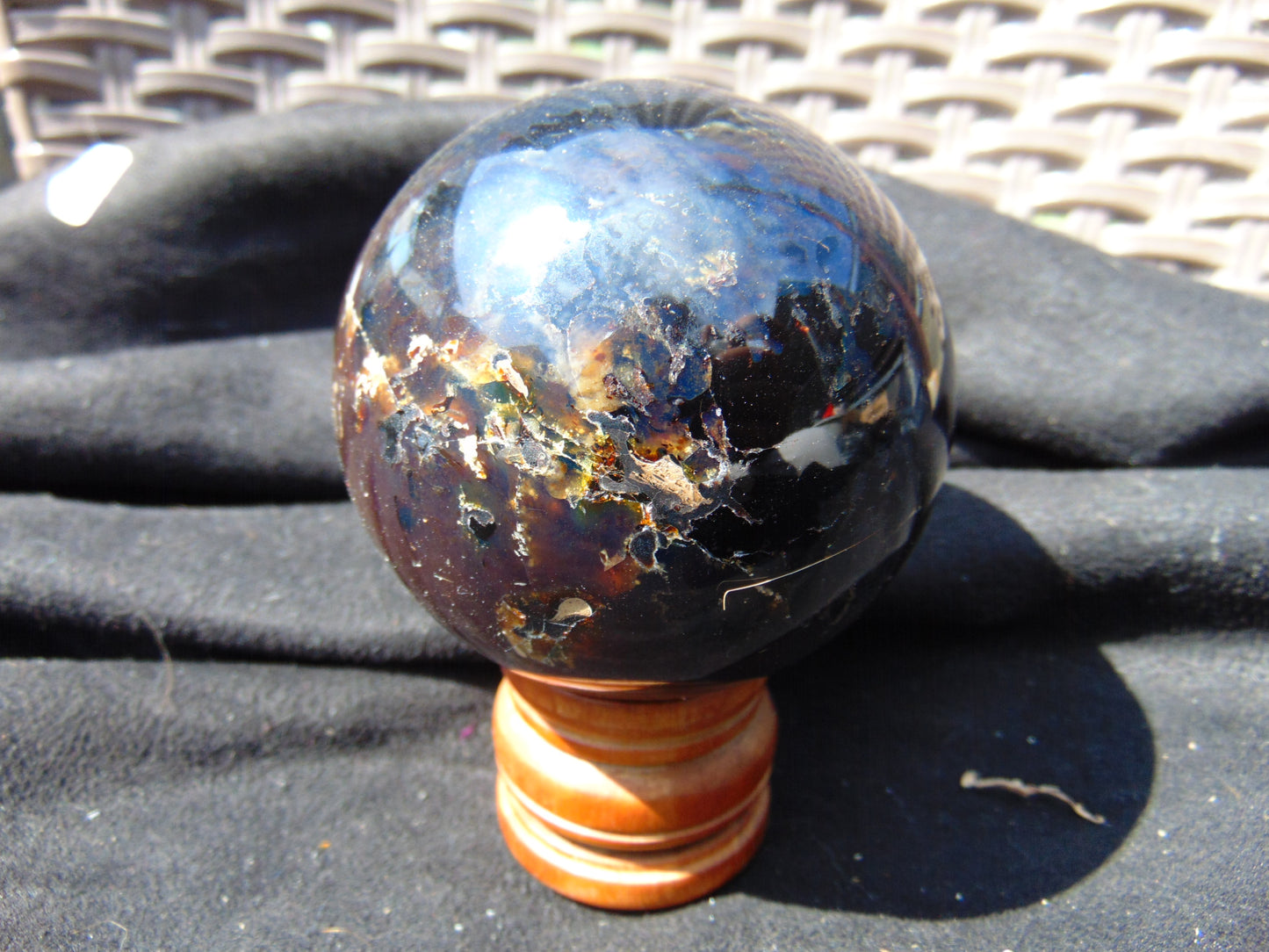 189 gr Shaped Ball Sphere Indonesian Amber for Healing AJ1090