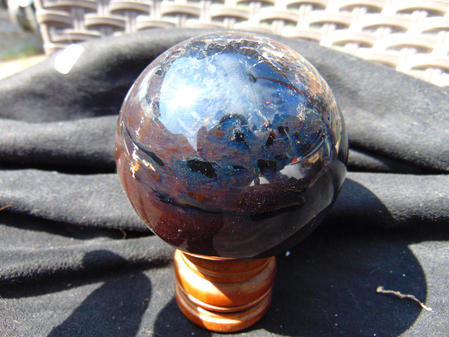 189 gr Shaped Ball Sphere Indonesian Amber for Healing AJ1090