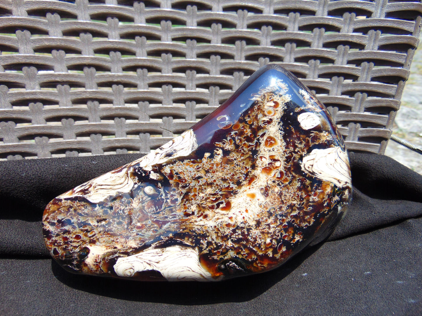 540 gram Full polished Indonesian Amber for Healing 25AR1