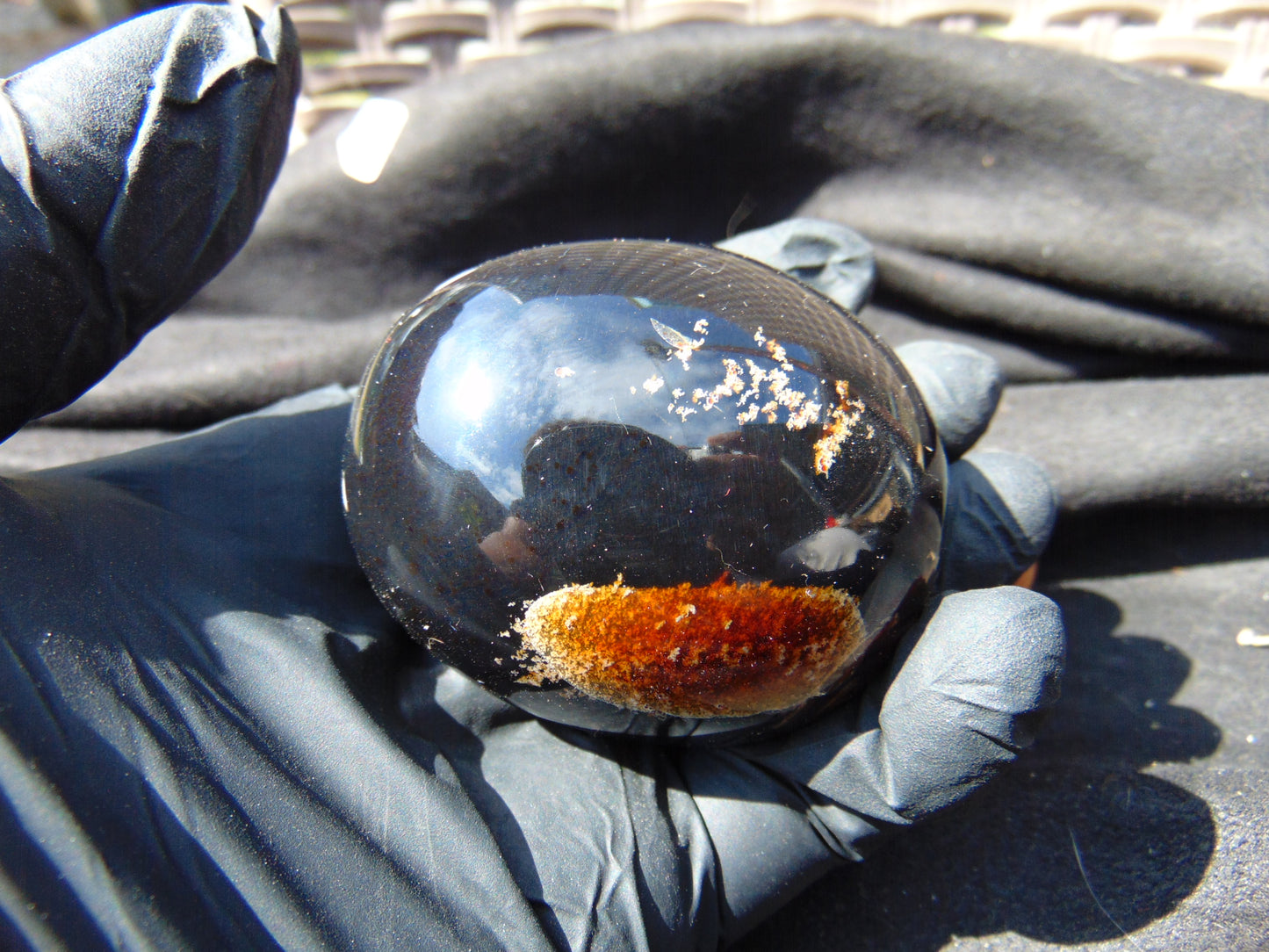 100 gr Shaped Egg 63x52 mm Indonesian Amber for Healing AJ1076