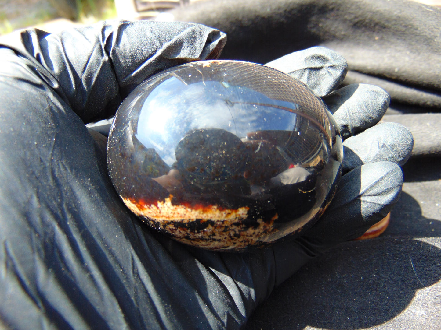 100 gr Shaped Egg 63x52 mm Indonesian Amber for Healing AJ1076