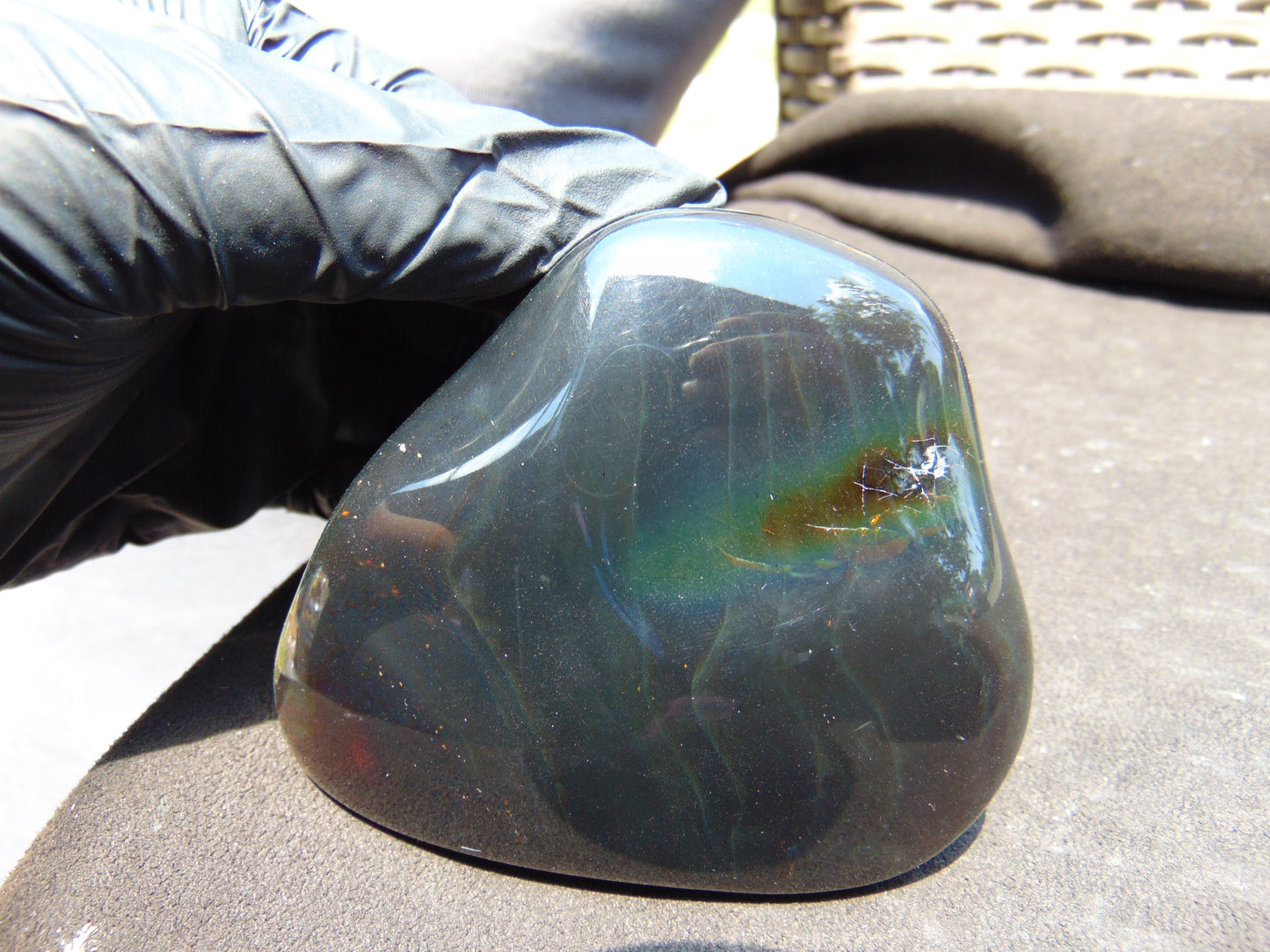 131 gram Full polished Indonesian Green Amber for Healing ML73
