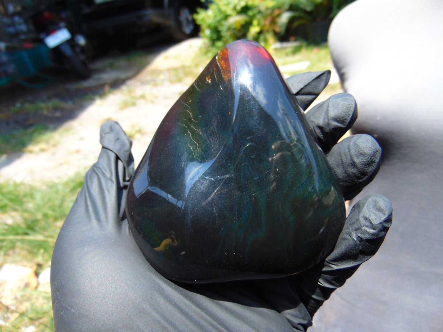 131 gram Full polished Indonesian Green Amber for Healing ML73