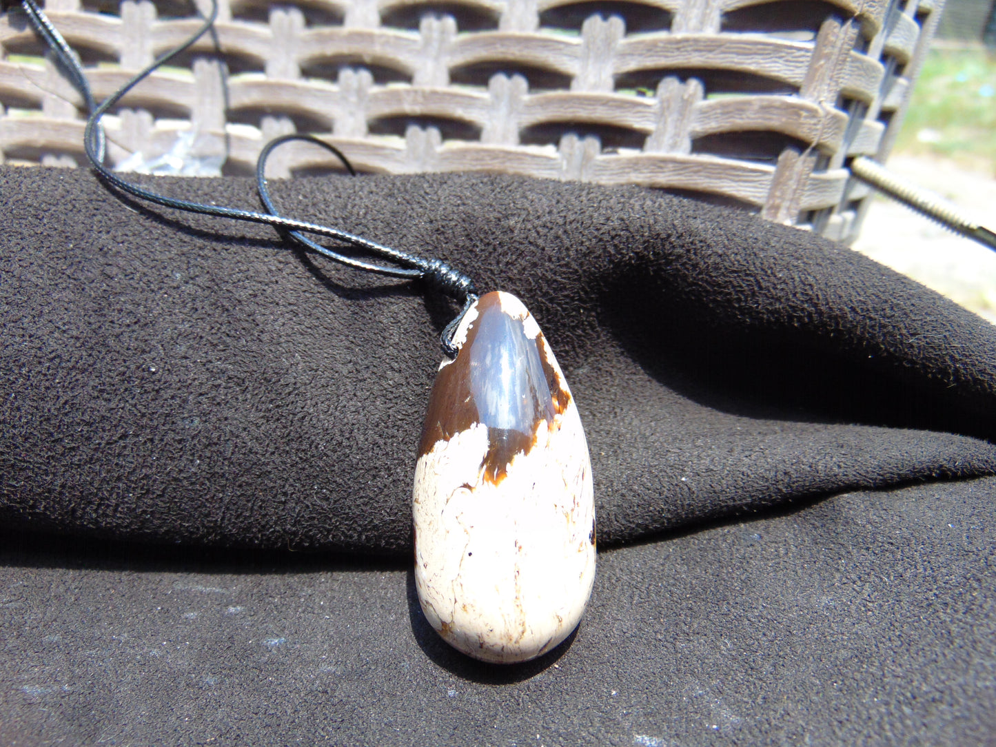 12 gr Teardrop Pendant Indonesian White Amber for Healing 25A35