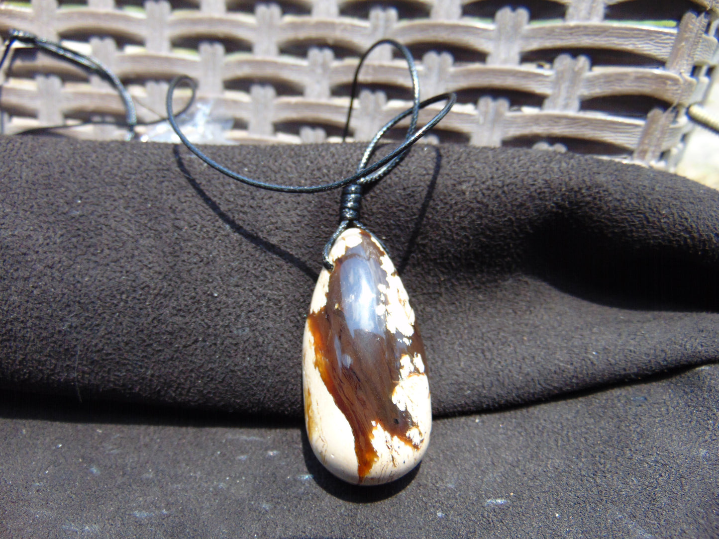 12 gr Teardrop Pendant Indonesian White Amber for Healing 25A35