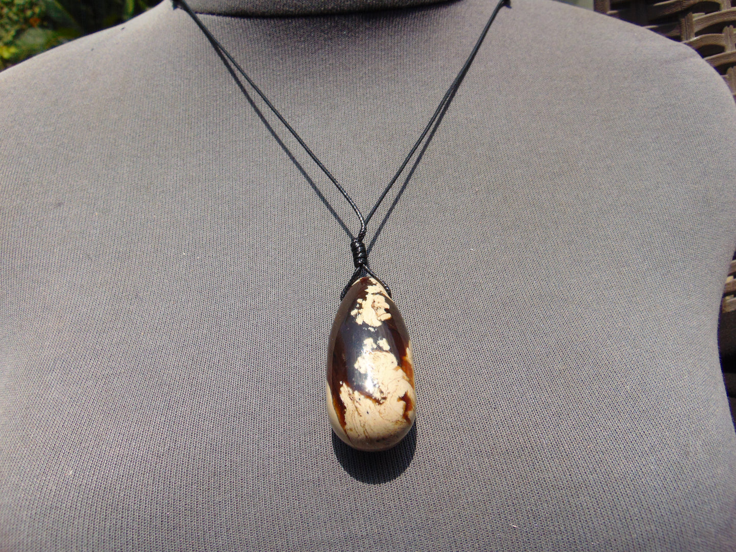 12 gr Teardrop Pendant Indonesian White Amber for Healing 25A35
