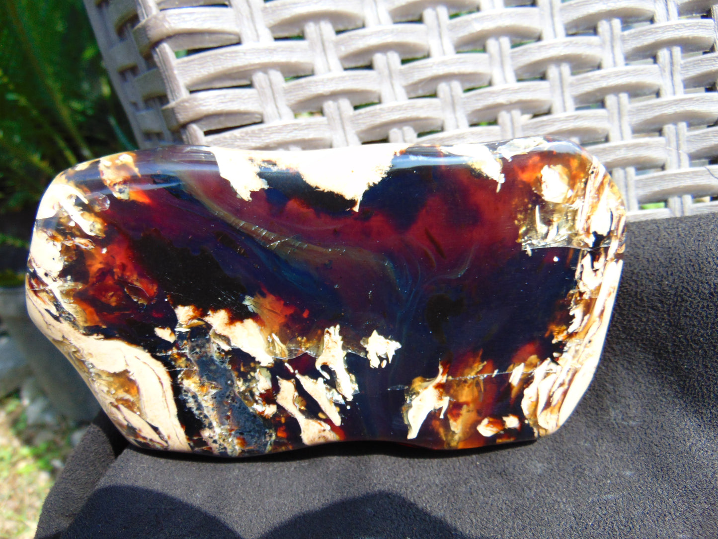 156 gram Slab polish Indonesian Sumatra White Blue Amber for Healing 25Y123