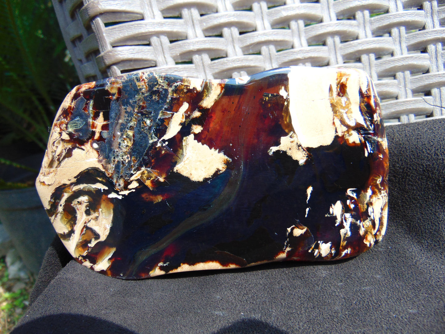156 gram Slab polish Indonesian Sumatra White Blue Amber for Healing 25Y123