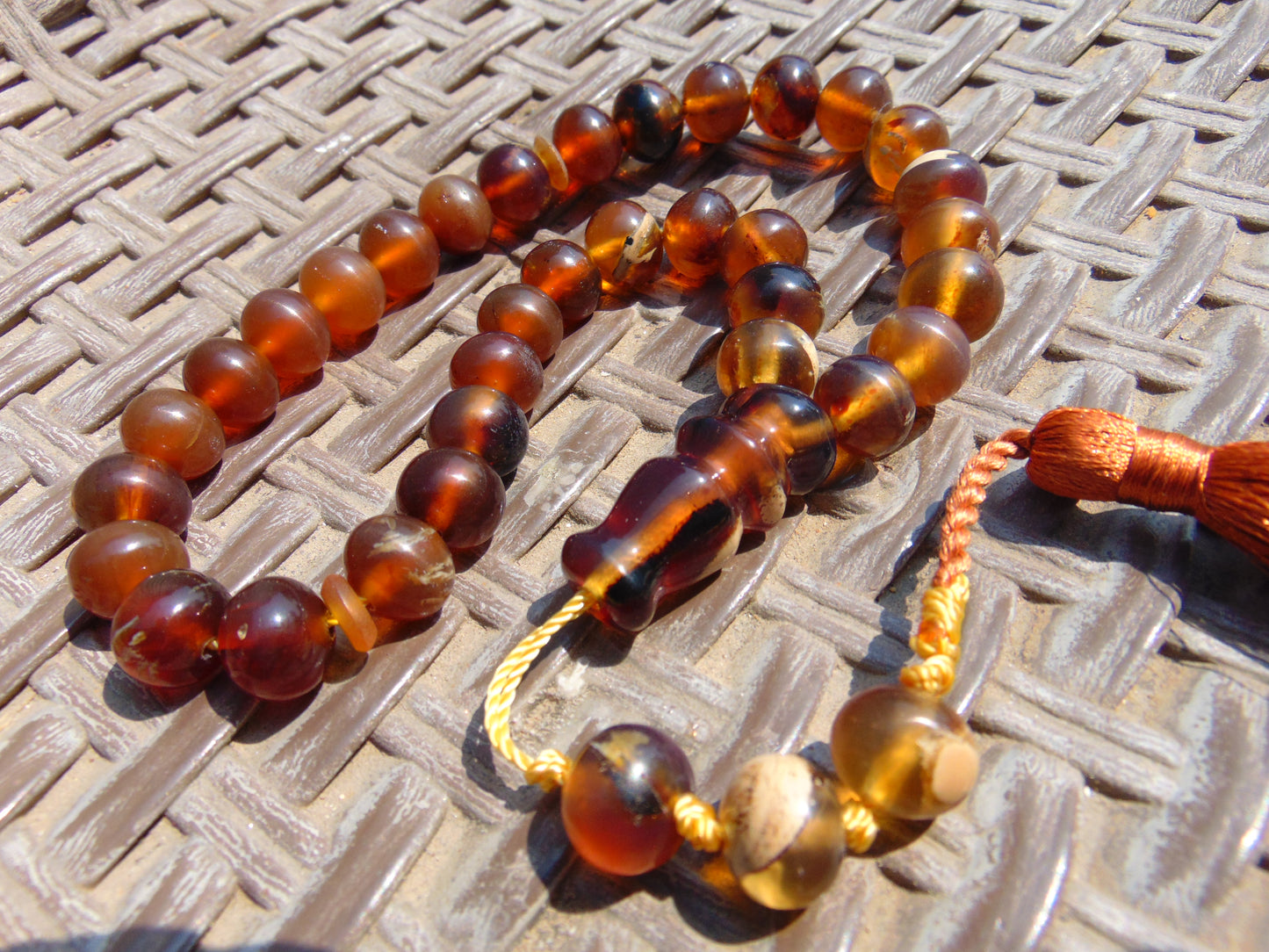 30 gr Hand Tasbih 33+3 Beads 10 mm Indonesian Yellow Bluish Amber for Healing TB11i37