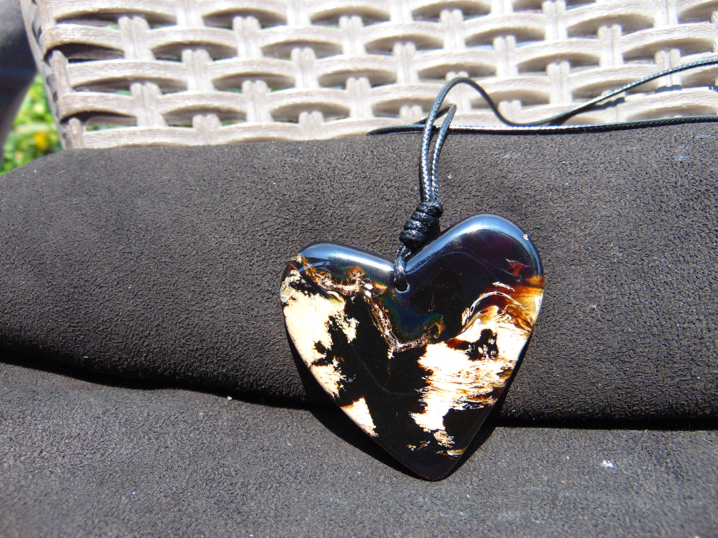 19 gr Heart Pendant Indonesian Amber for Healing PDN701