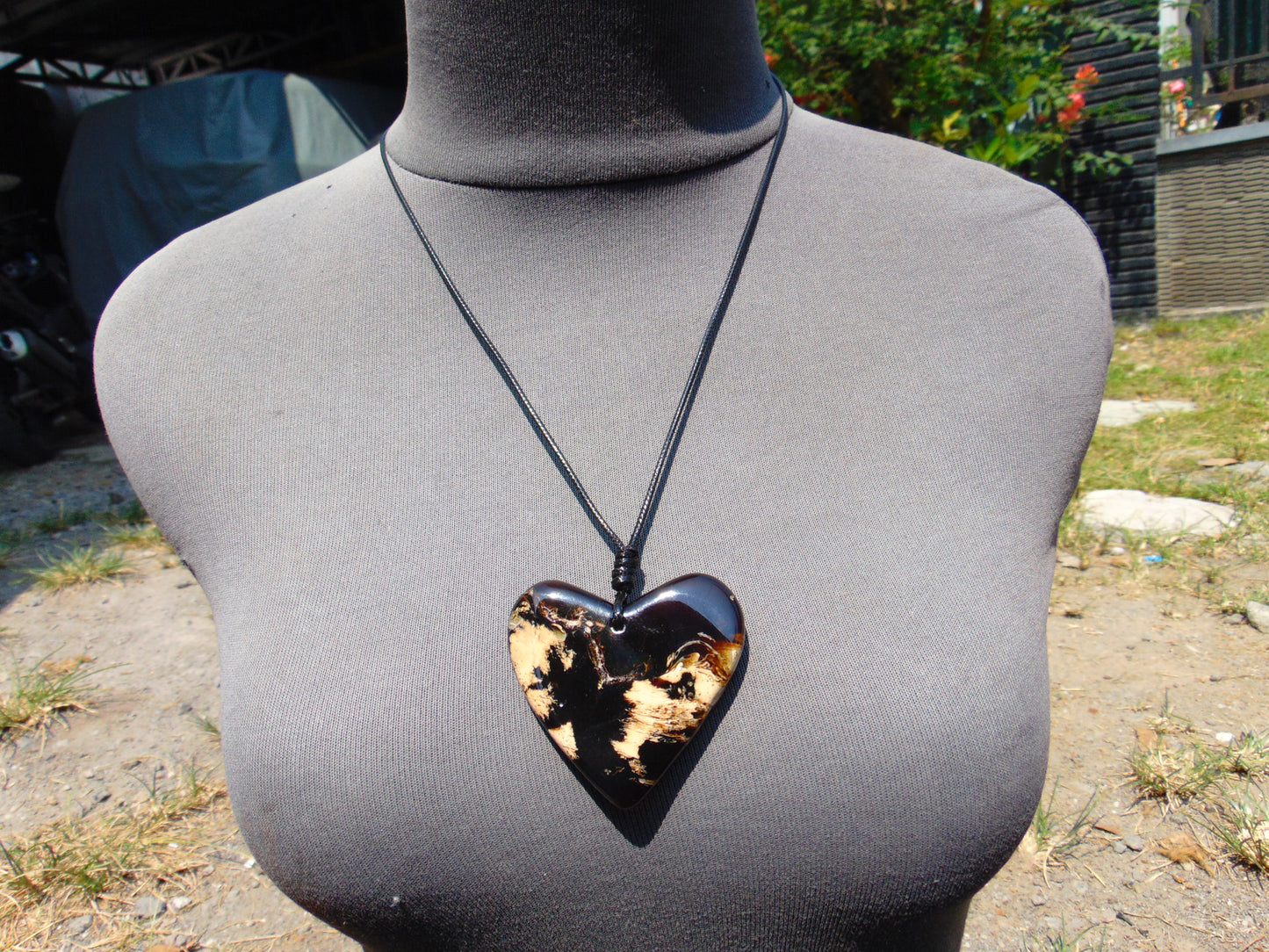 19 gr Heart Pendant Indonesian Amber for Healing PDN701