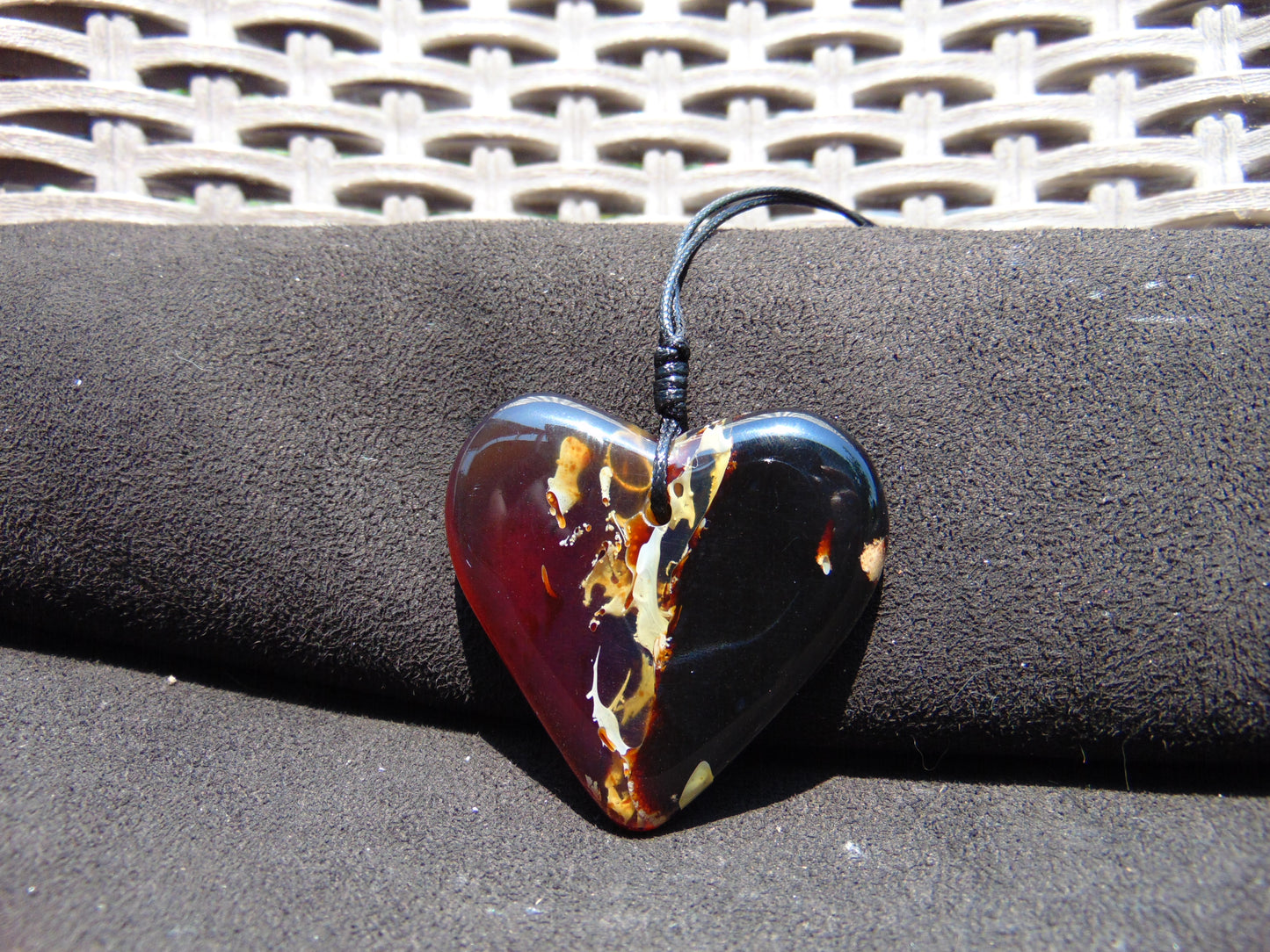 11 gr Heart Pendant Indonesian Blue Amber for Healing PDN653