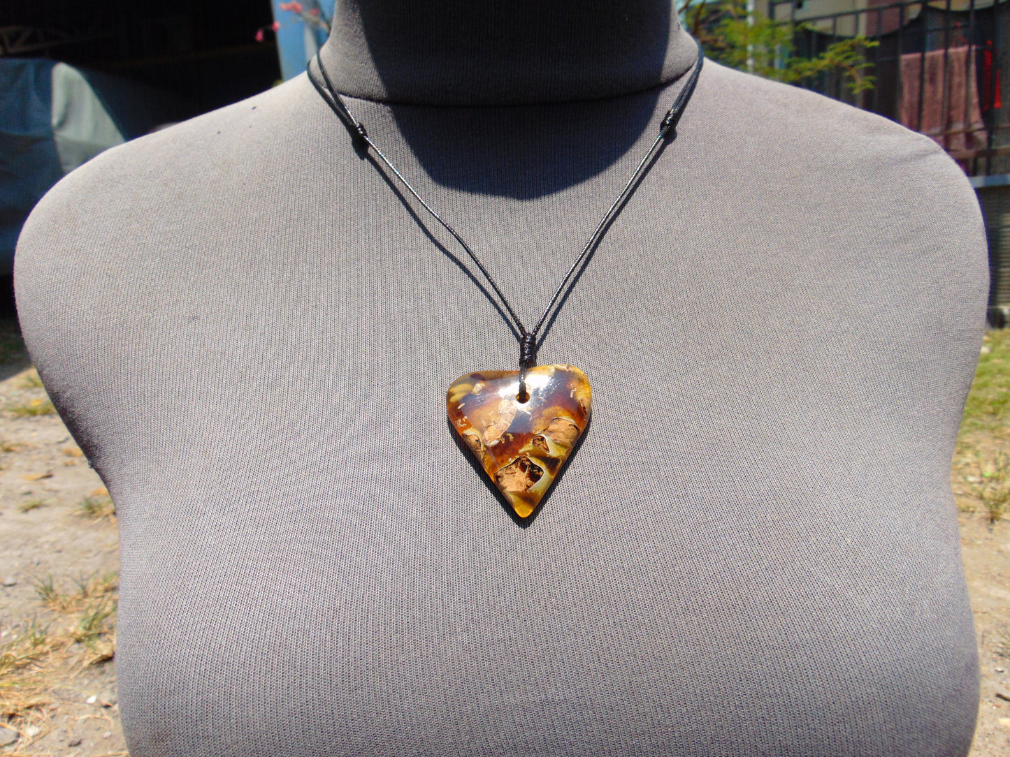 7 gr Heart Pendant Indonesian white Amber for Healing PB177