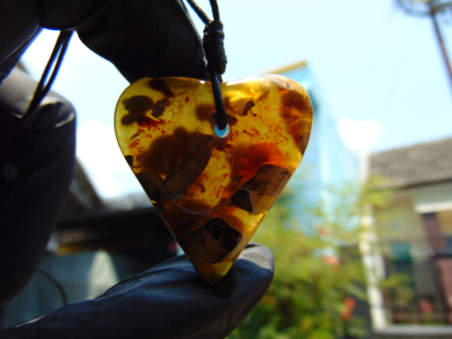 7 gr Heart Pendant Indonesian white Amber for Healing PB177