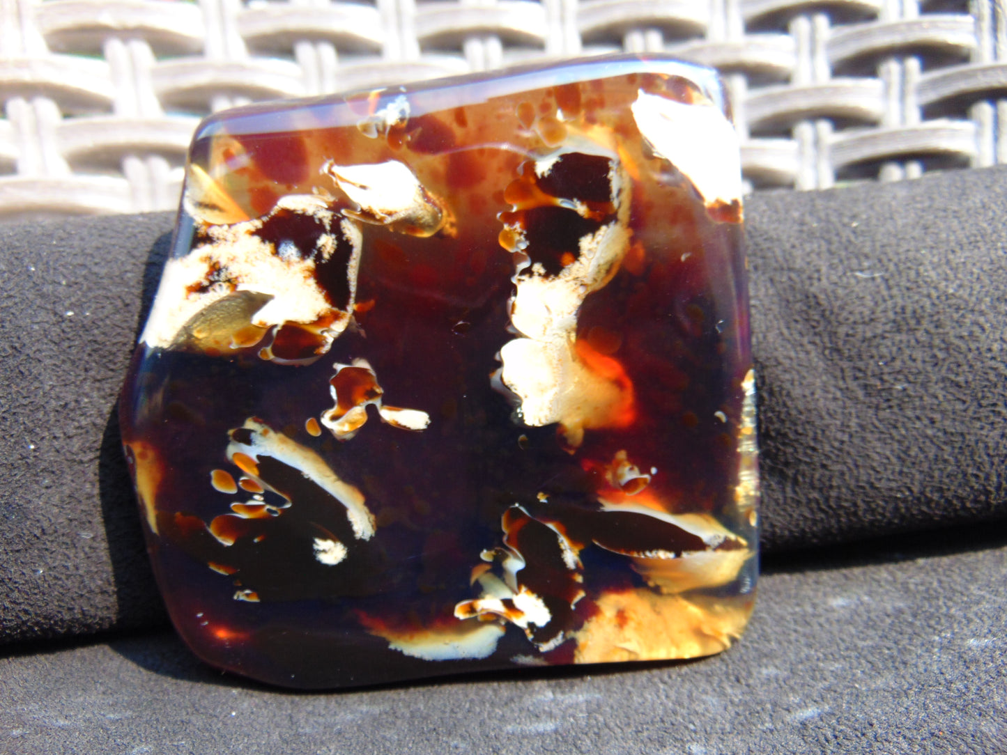 67 gram Slab polished Indonesian Sumatra Yellow Blue Amber for Healing 25Y112