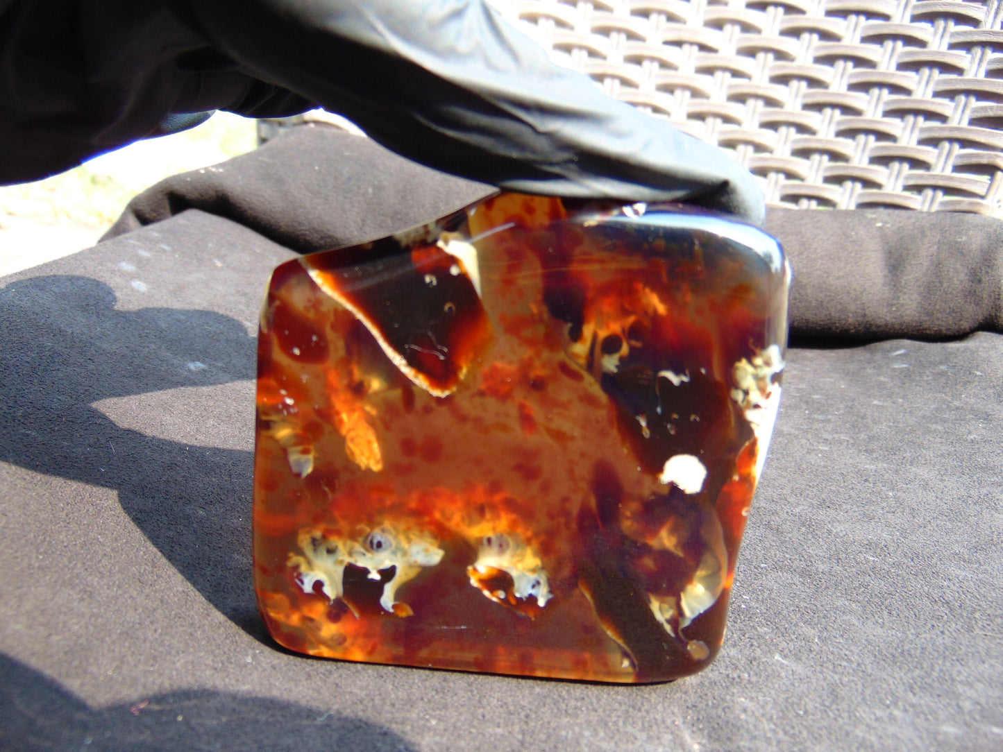67 gram Slab polished Indonesian Sumatra Yellow Blue Amber for Healing 25Y112