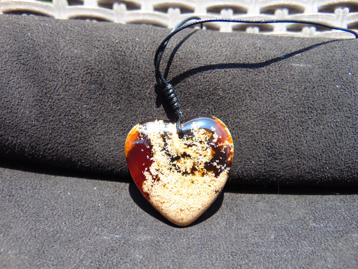 13 gr Heart Pendant Indonesian White Amber for Healing PCA134