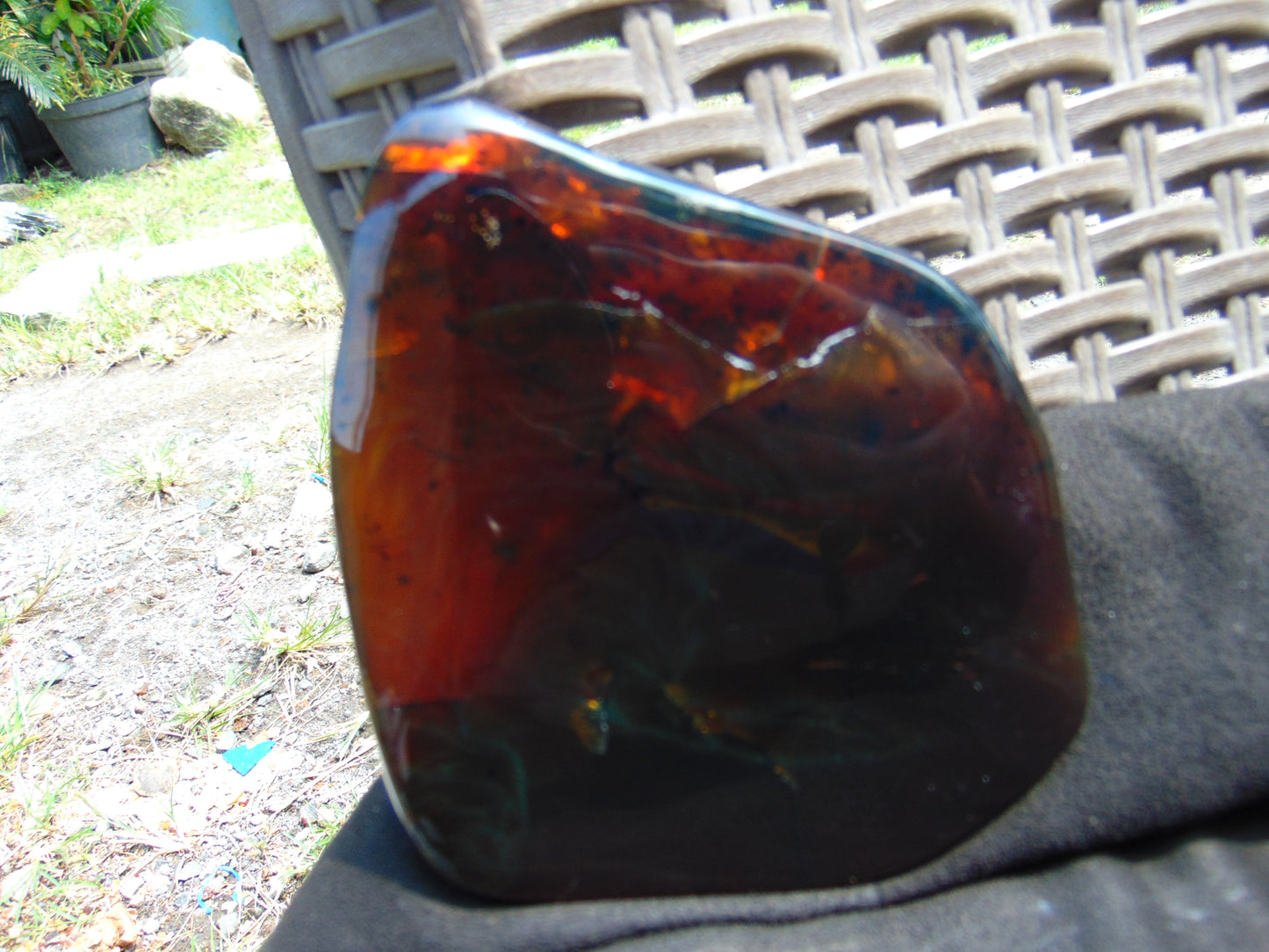 100 gram Slab Slim polished Indonesian Crystal red Amber for Healing 25A212