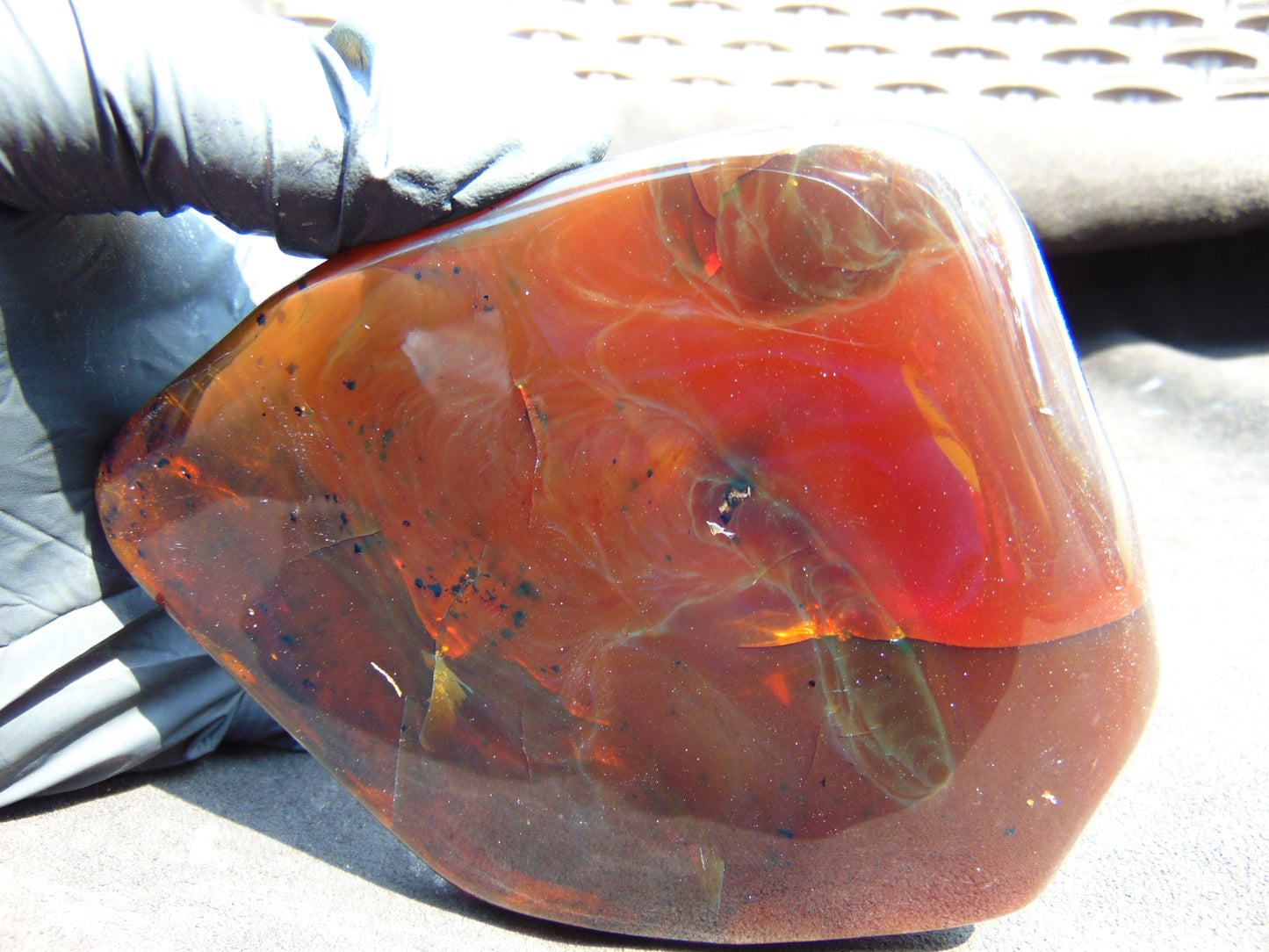 100 gram Slab Slim polished Indonesian Crystal red Amber for Healing 25A212