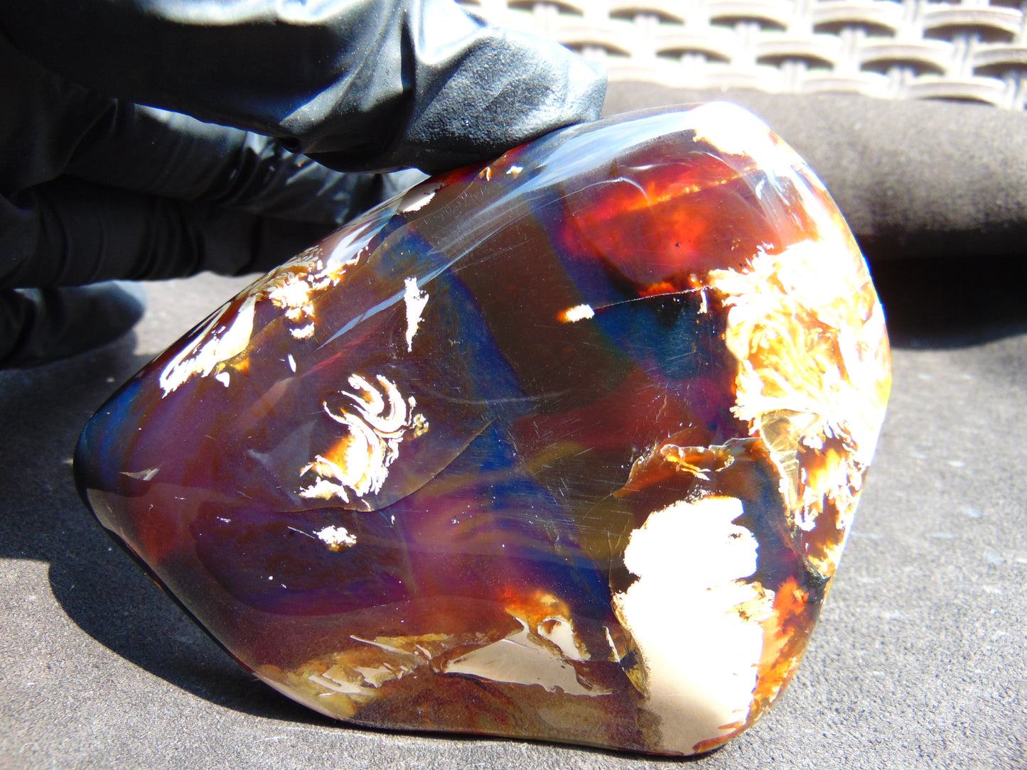 85 gram Slab polished Indonesian Sumatra Blue Red Amber for Healing 25Y114