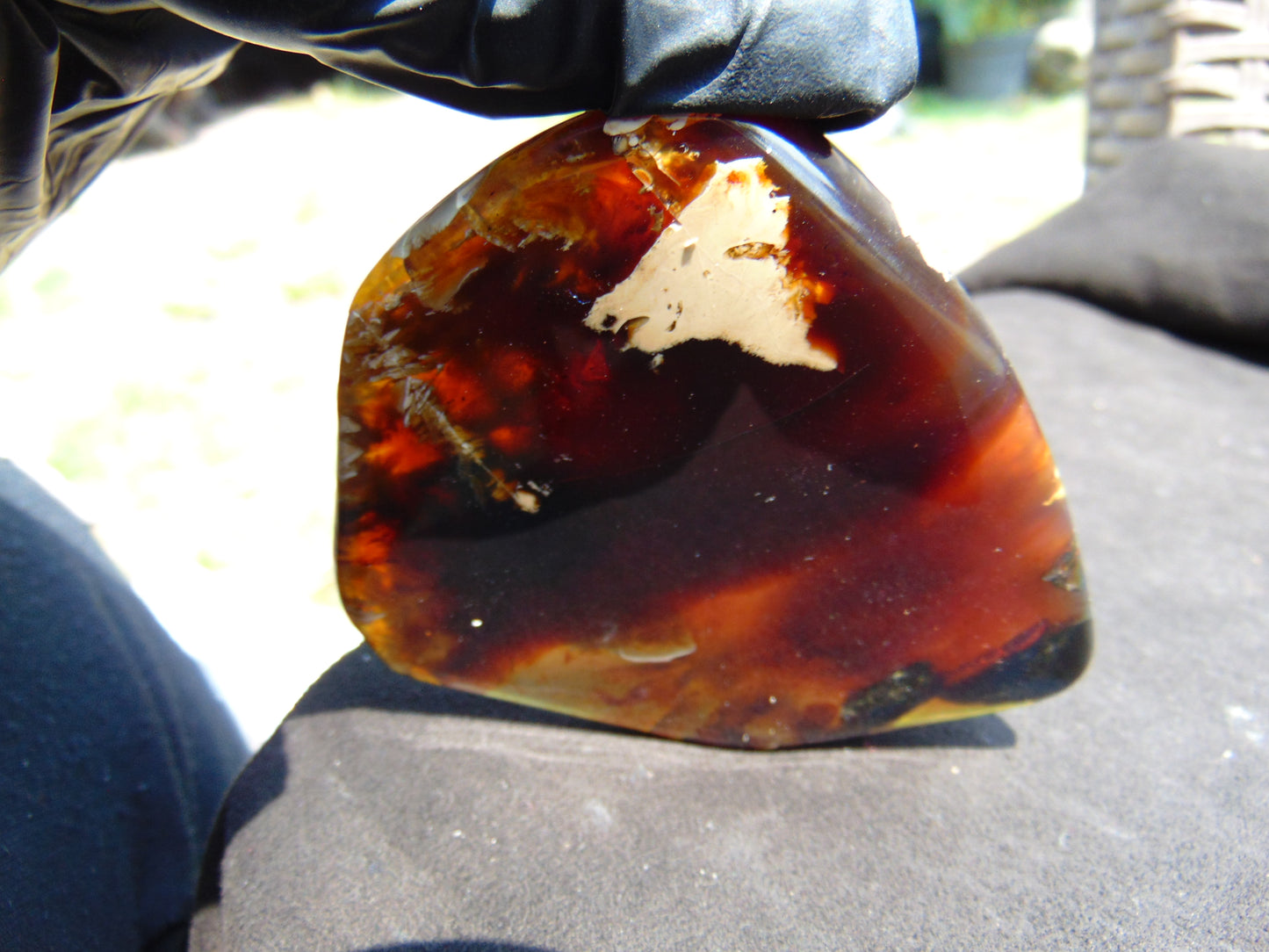 85 gram Slab polished Indonesian Sumatra Blue Red Amber for Healing 25Y114