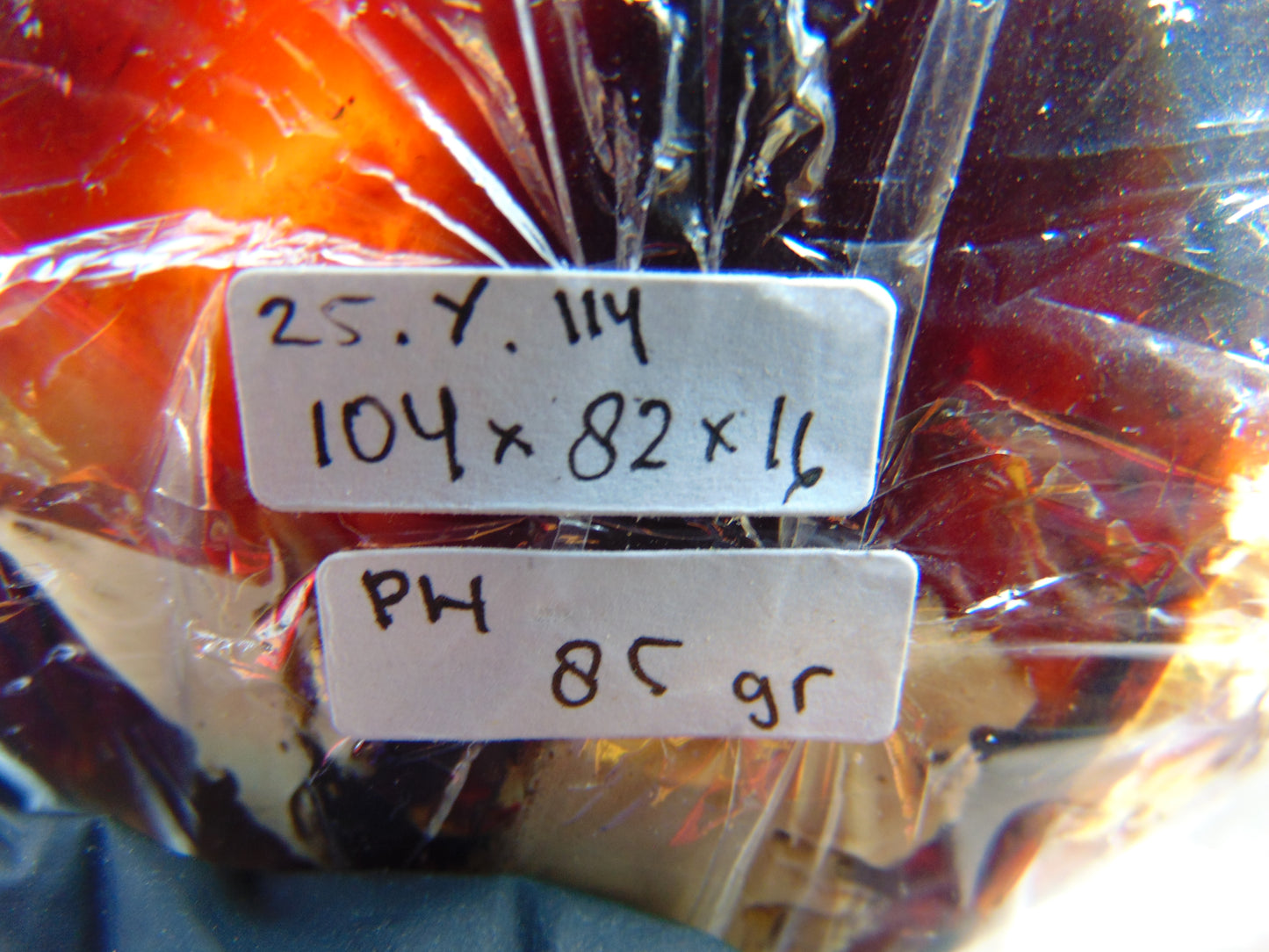 85 gram Slab polished Indonesian Sumatra Blue Red Amber for Healing 25Y114