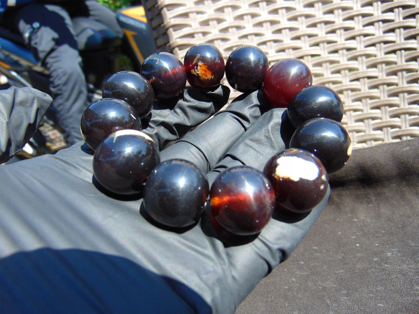 56 gram 12 Beads Mala Bracelet Indonesian Dark Blue Amber 20 mm for Healing G20B101