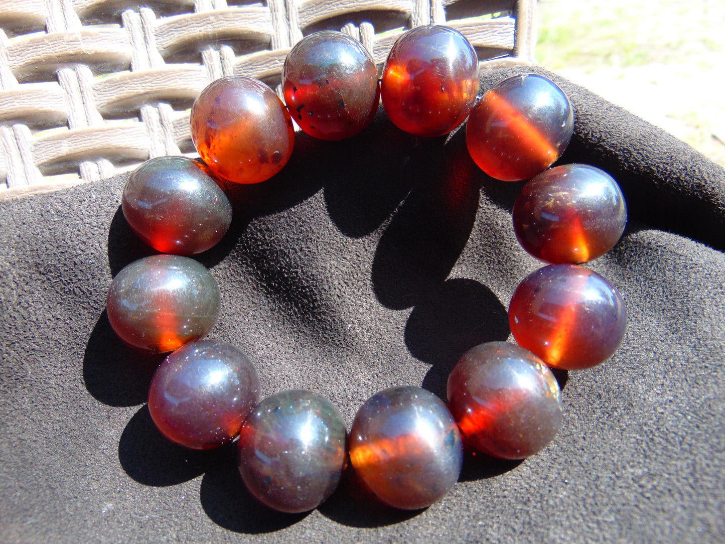 59 gram 12 Beads Mala Bracelet Indonesian Red Bluish Amber 20 mm for Healing G20B104