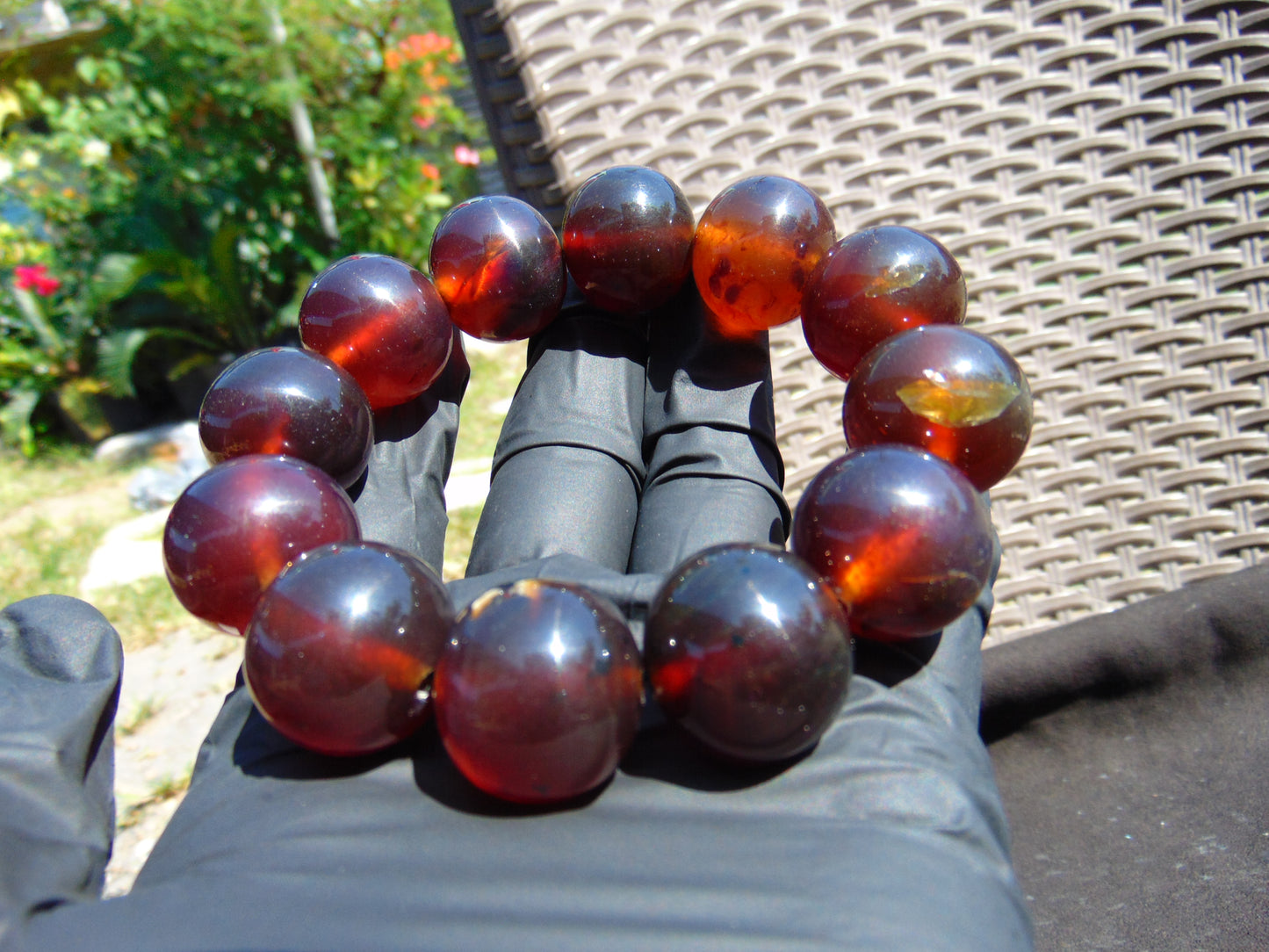 59 gram 12 Beads Mala Bracelet Indonesian Red Bluish Amber 20 mm for Healing G20B104