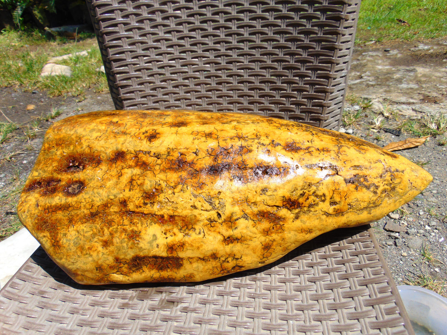 7606 gram Polished Indonesia Yellow Fragrance Amber for Healing K828