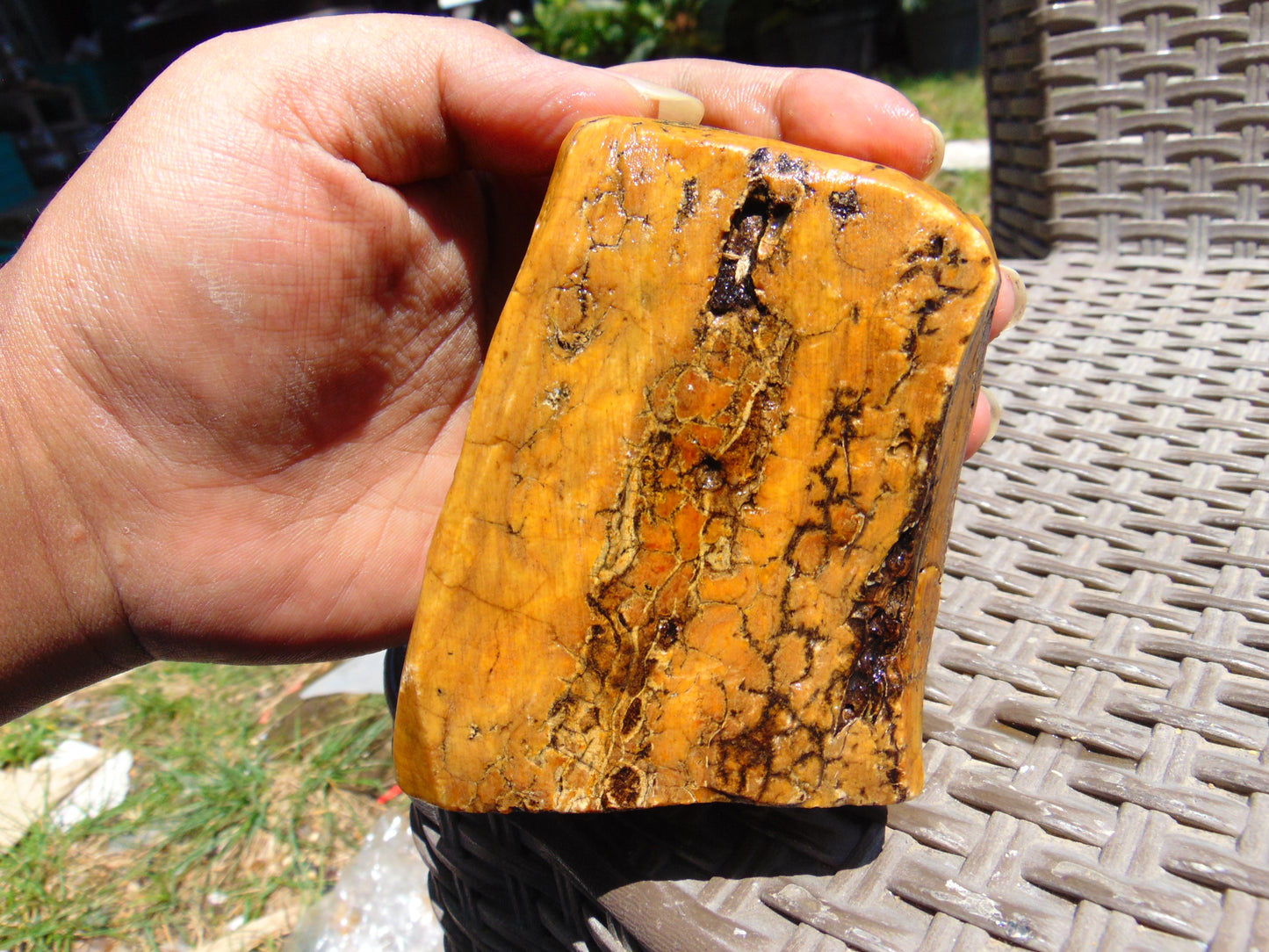 261 gram Polished Indonesia Yellow Fragrance Amber for Healing K822