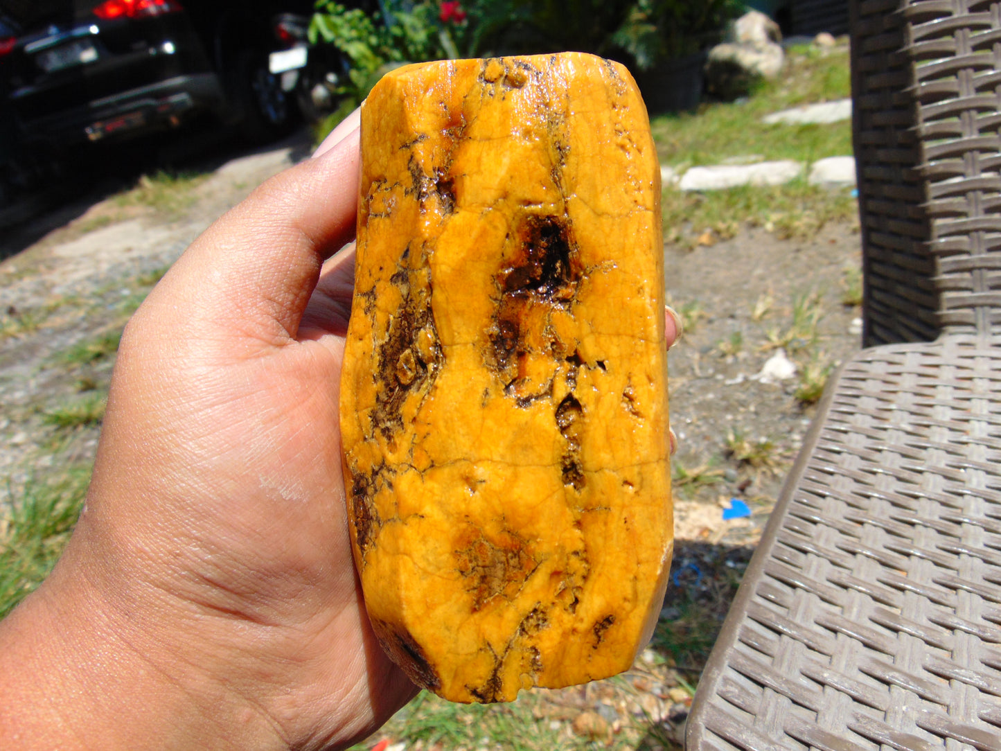 261 gram Polished Indonesia Yellow Fragrance Amber for Healing K822