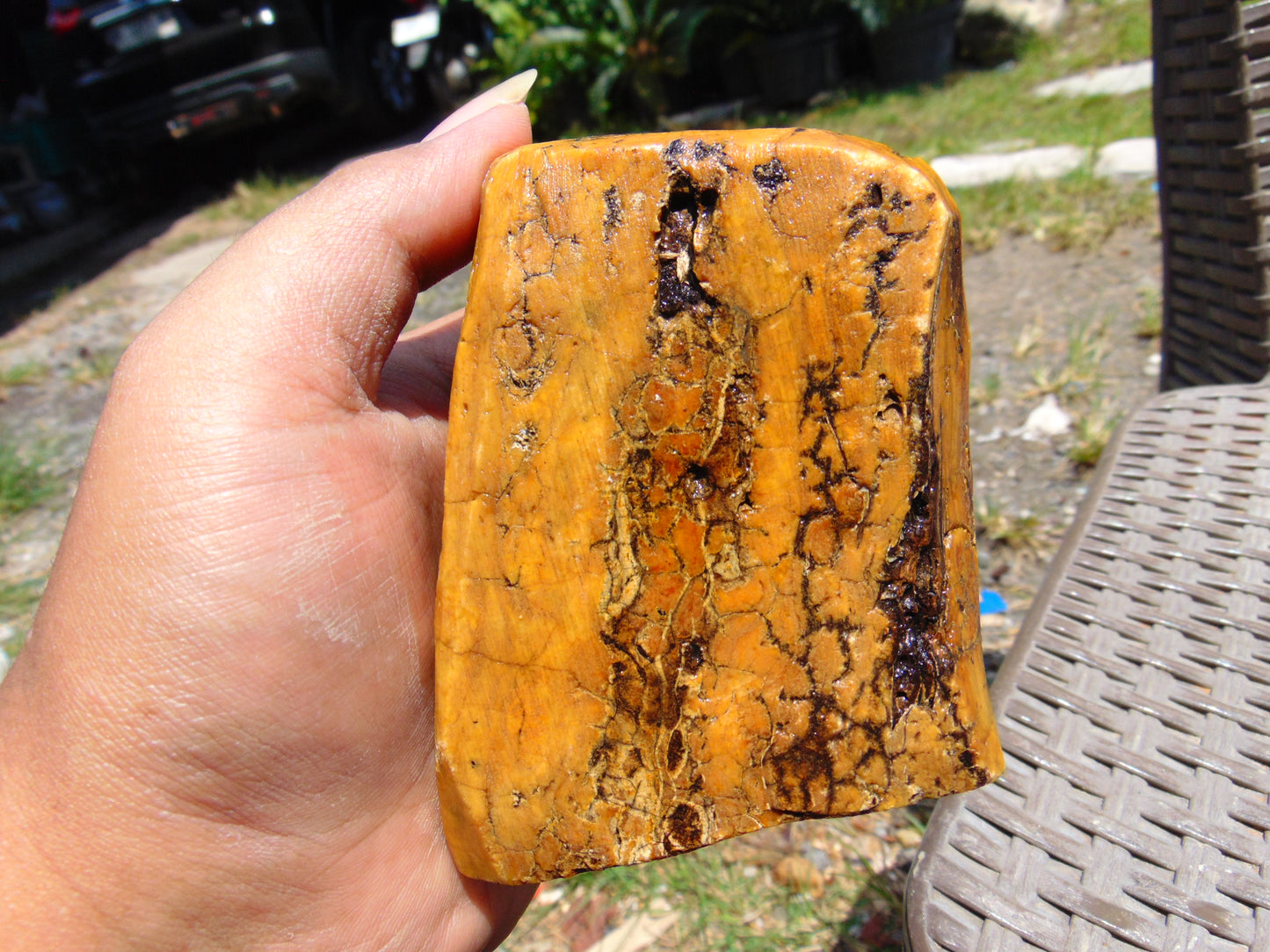 261 gram Polished Indonesia Yellow Fragrance Amber for Healing K822