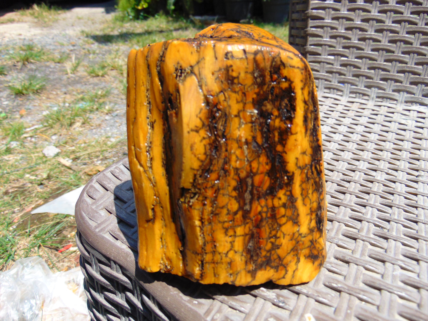 402 gram Polished Indonesia Yellow Fragrance Amber for Healing K824