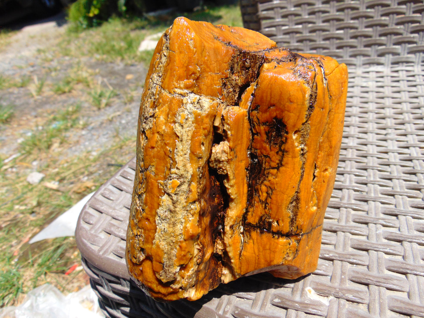 402 gram Polished Indonesia Yellow Fragrance Amber for Healing K824