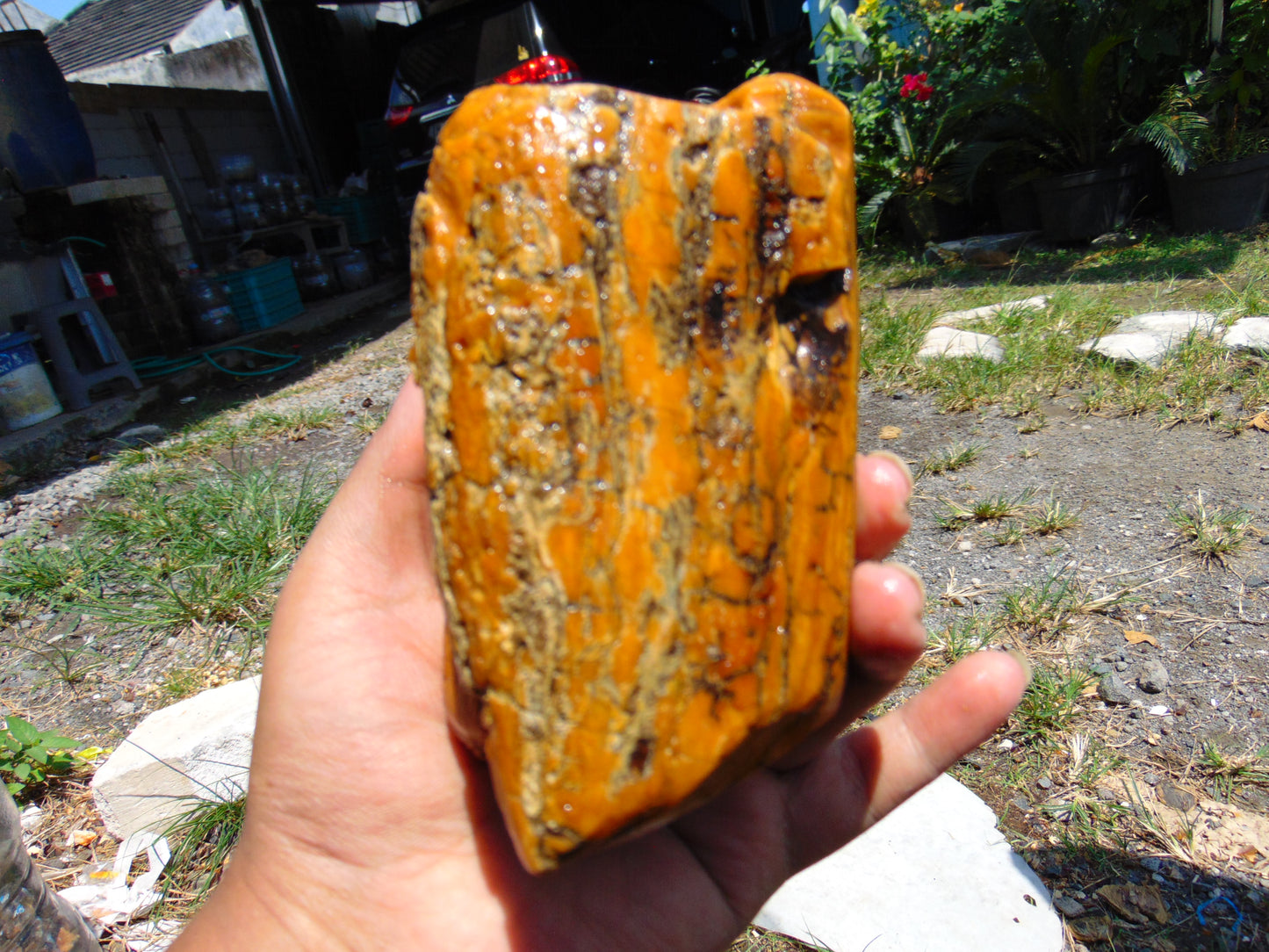 402 gram Polished Indonesia Yellow Fragrance Amber for Healing K824