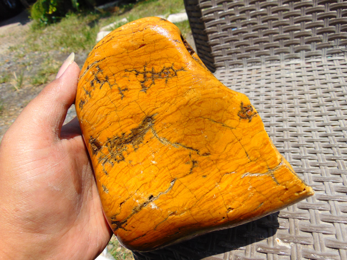945 gram Polished Indonesia Yellow Fragrance Amber for Healing K819