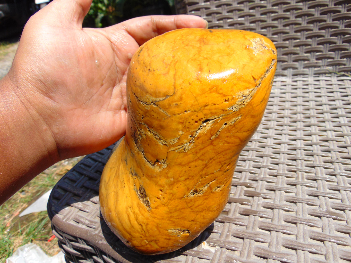 945 gram Polished Indonesia Yellow Fragrance Amber for Healing K819