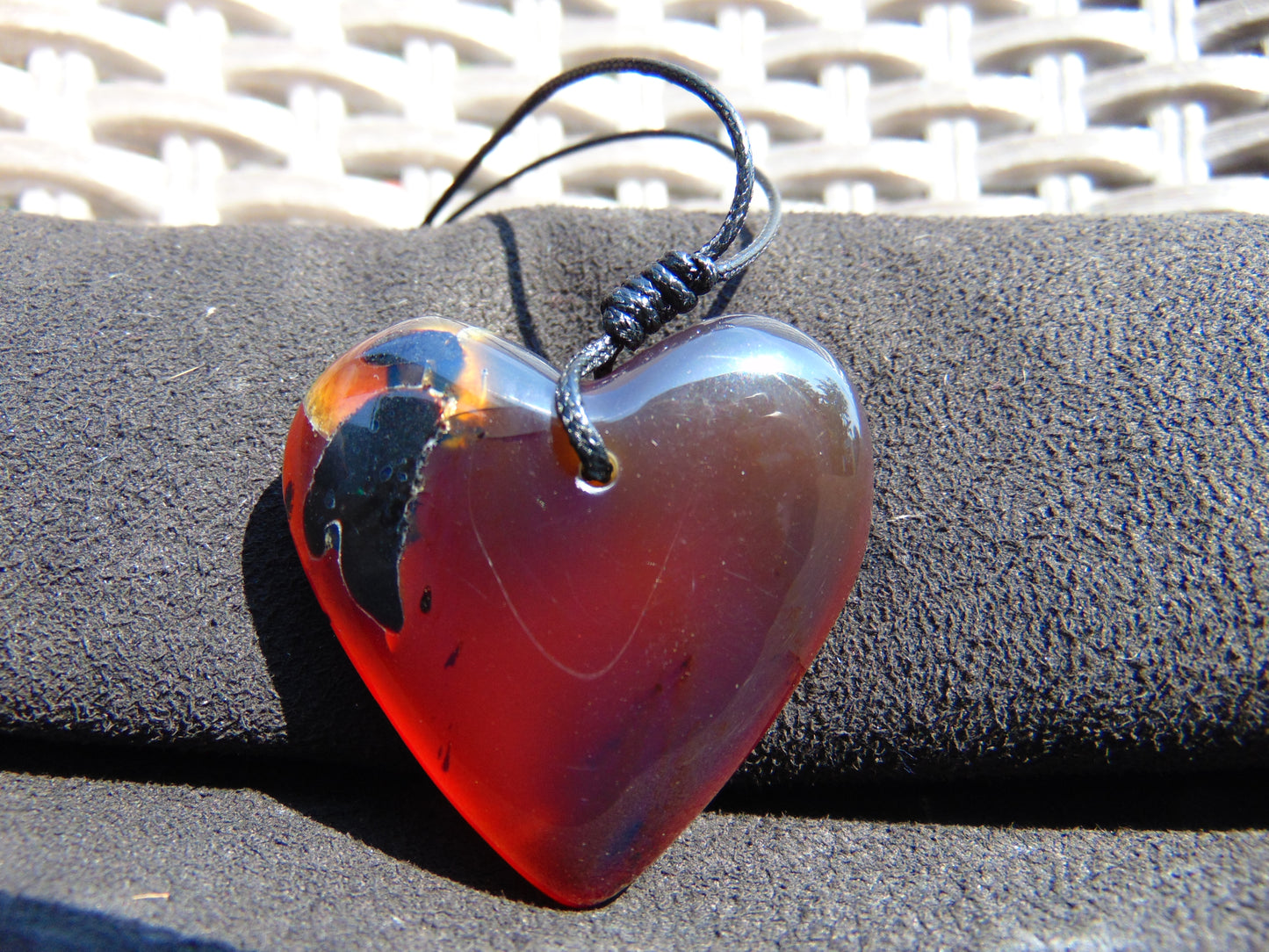13 gram 41x40x16 mm Pendant Indonesian Amber for Healing 25N63