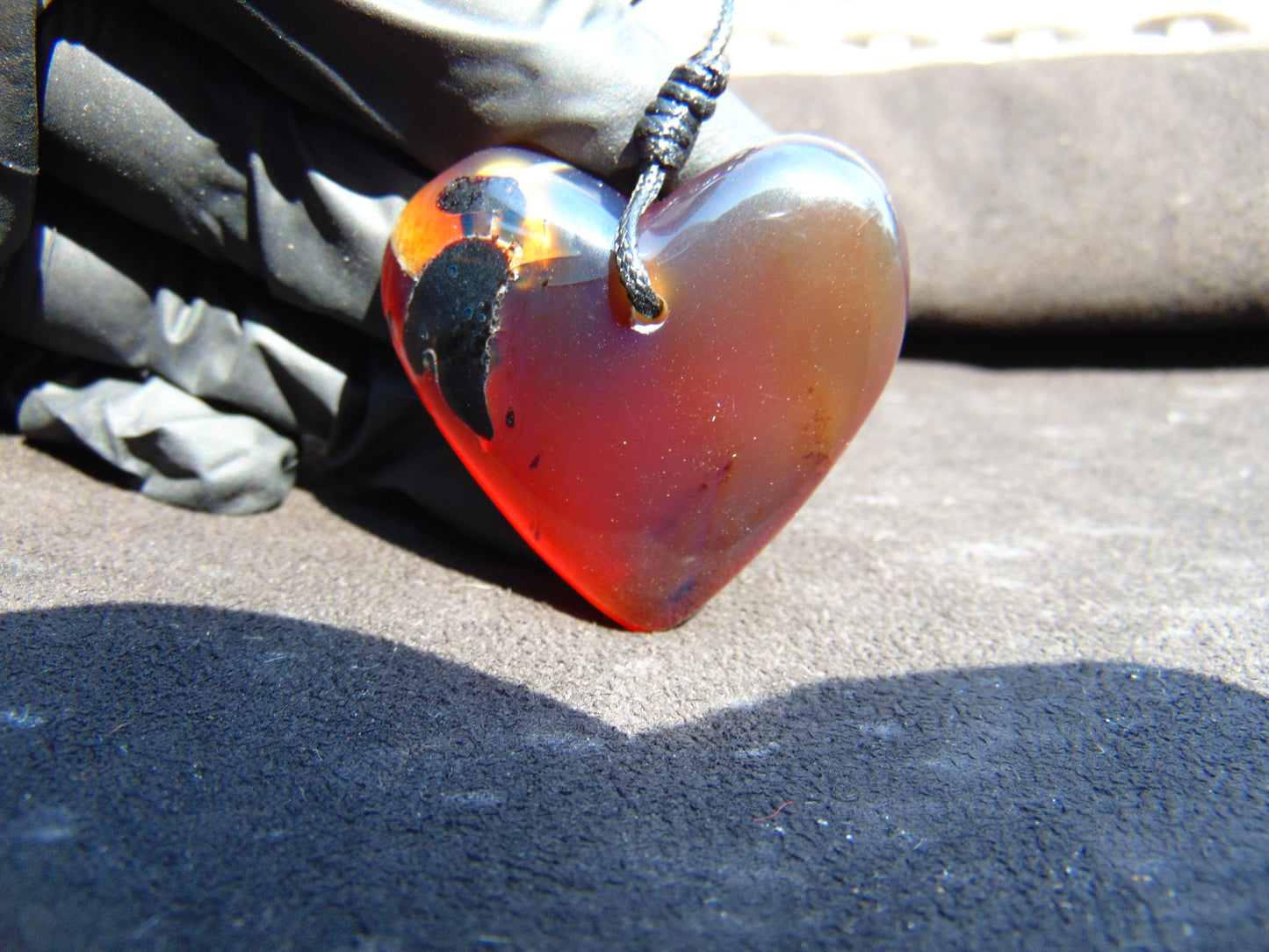 13 gram 41x40x16 mm Pendant Indonesian Amber for Healing 25N63