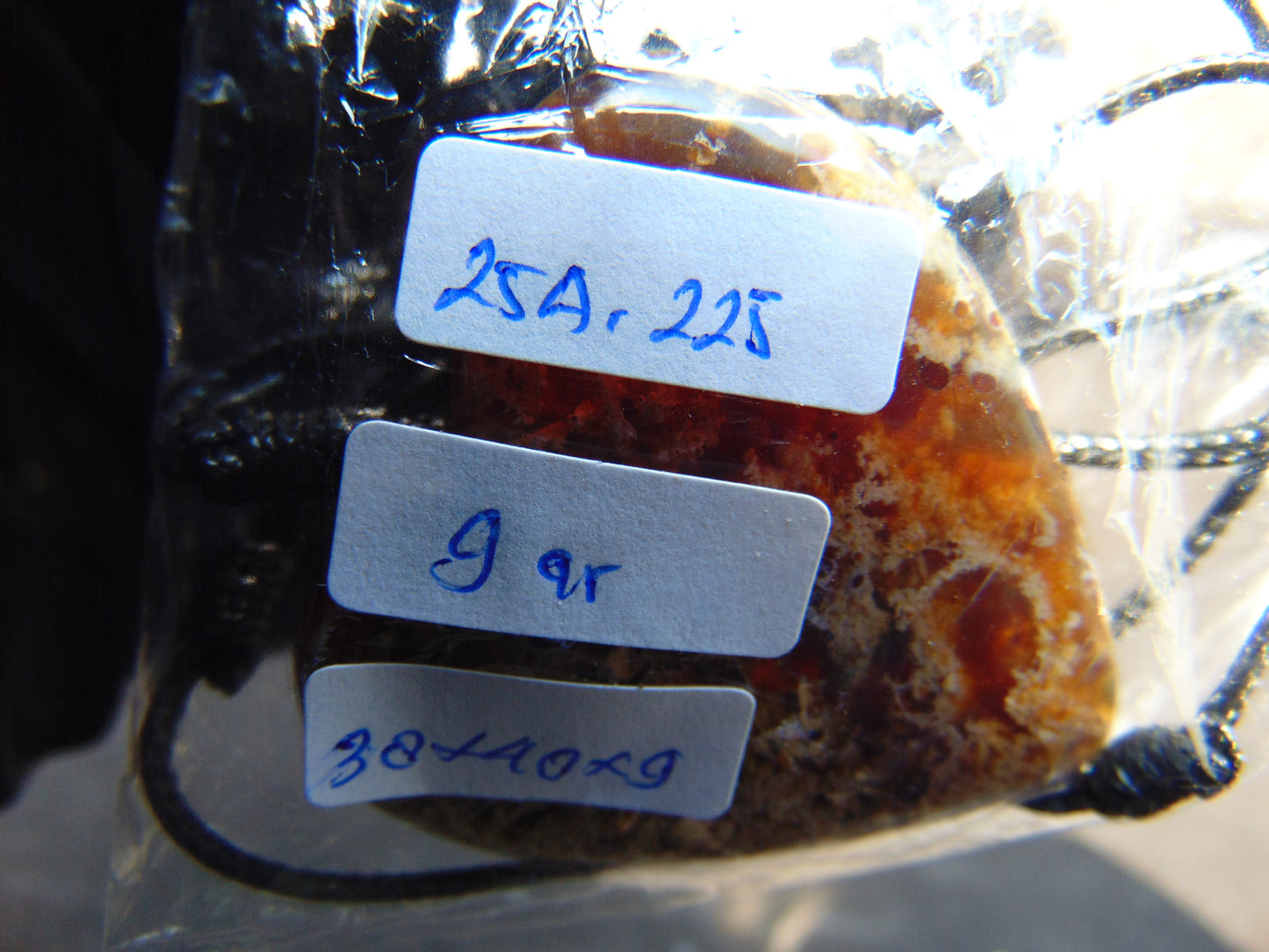 9 gr Heart Pendant Indonesian white Amber for Healing 25A225