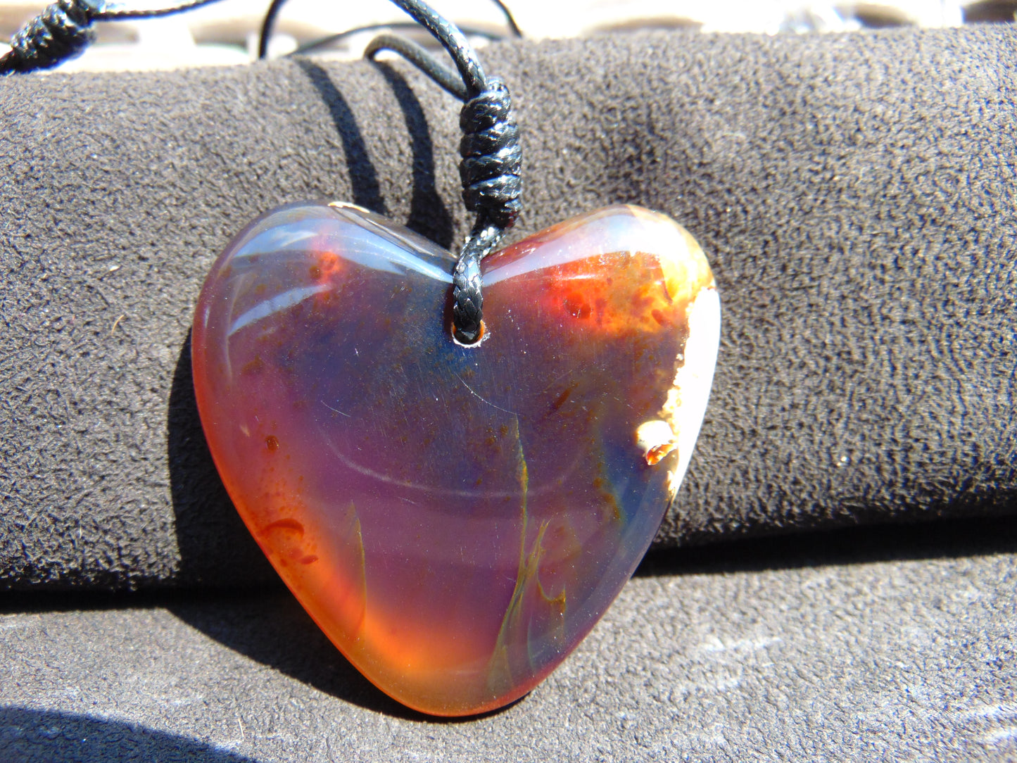 20 gram 51x49x13 mm Pendant Indonesian Amber for Healing AK199