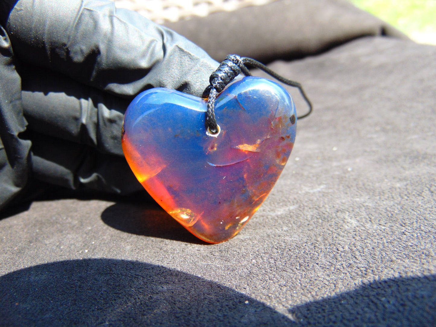 10 gr 41X39X12 mm Pendant Indonesian Blue Amber for Healing AK187